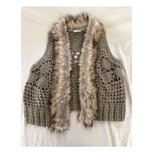 Bar III Brand Knit Sweater Vest with Faux Fur Trim Size M